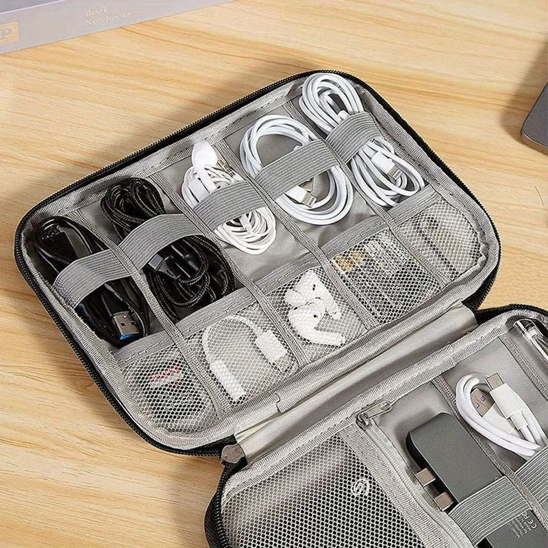 Tech Accessories Travel Case - กระเป๋าเก็บอุปกรณ์อิเล็กทรอนิกส์แบบพกพา 1 ชิ้น, กระเป๋าจัดระเบียบอุปกรณ์เทคโนโลยีสำหรับการเดินทางแบบหลายช่อง, กระเป๋าเก็บของกันน้ำสำหรับสายชาร์จและเมมโมรี่การ์ด, เหมาะสำหรับการเดินทางและการใช้งานในสำนักงาน